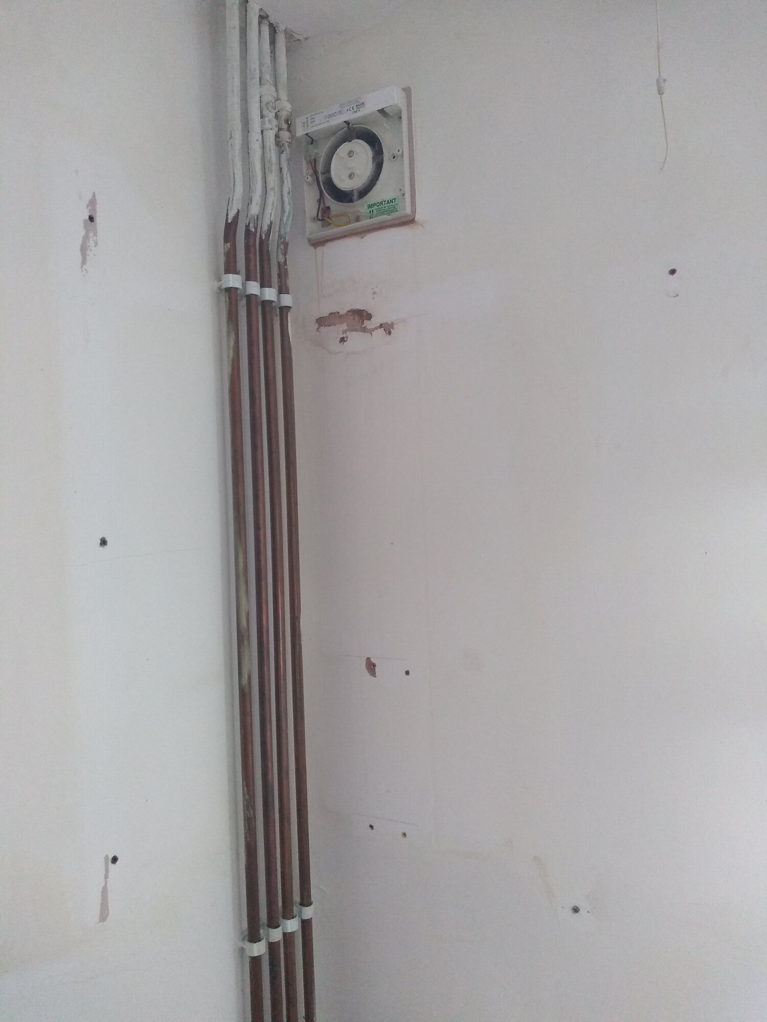 WC Isolation Valve Leak on Central Heating Pipe 02.jpg